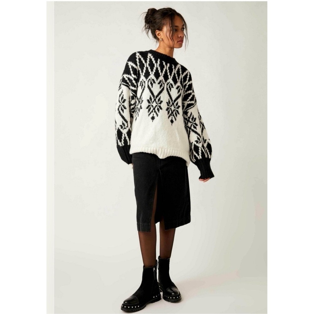 Free People Fireside Patterned Tunic Small Black White Oversized Sweater‎ Hearts
